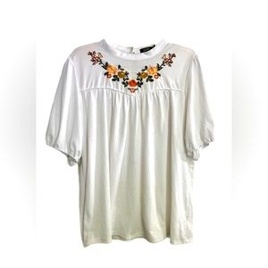 Women’s White Blouse with Floral Detail Size 2x